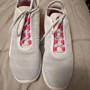 Nike Women's White and Pink Athletic Shoes